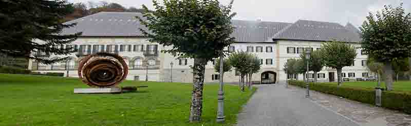 Reyno de Navarra - Orreaga-Roncesvalles 10 - casa prioral.jpg